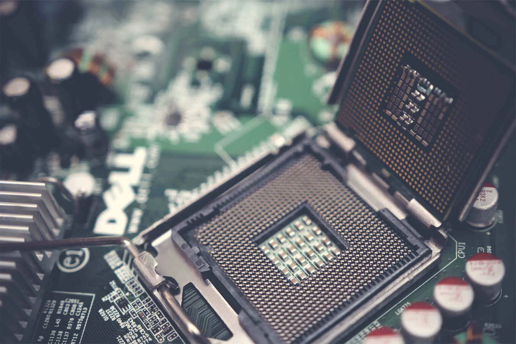 Servicing the Cpu of a Computer, Silicon Microprocessor Exposed